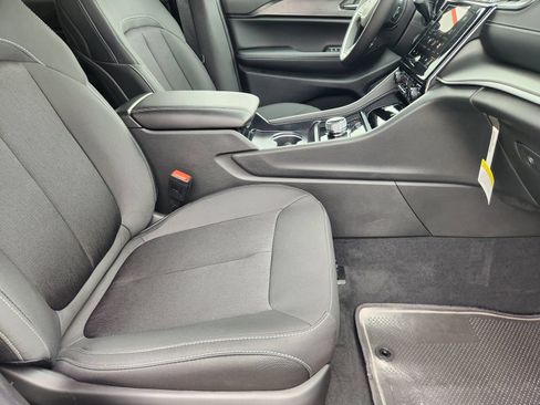 New 2026 Jeep Grand Cherokee Laredo X AWD/4WD image 13