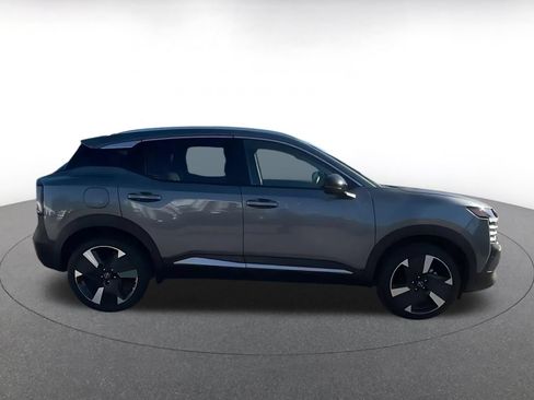 Used 2026 Nissan Kicks SR AWD/4WD image 13