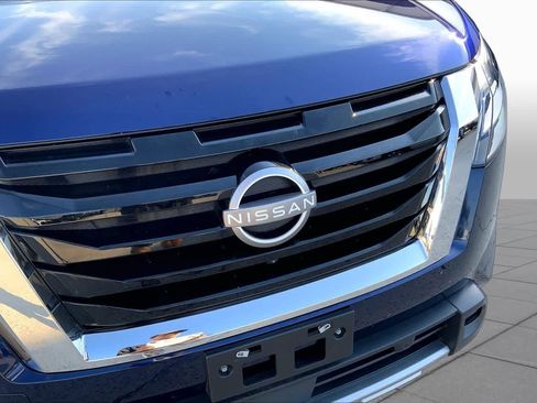 Used 2024 Nissan Pathfinder Platinum FWD image 30
