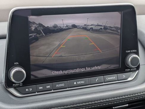 Used 2023 Nissan Rogue SV FWD image 22