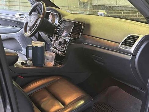 Used 2019 Jeep Grand Cherokee Limited image 17