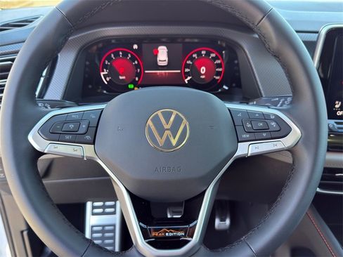 New 2026 Volkswagen Atlas Peak Edition image 13
