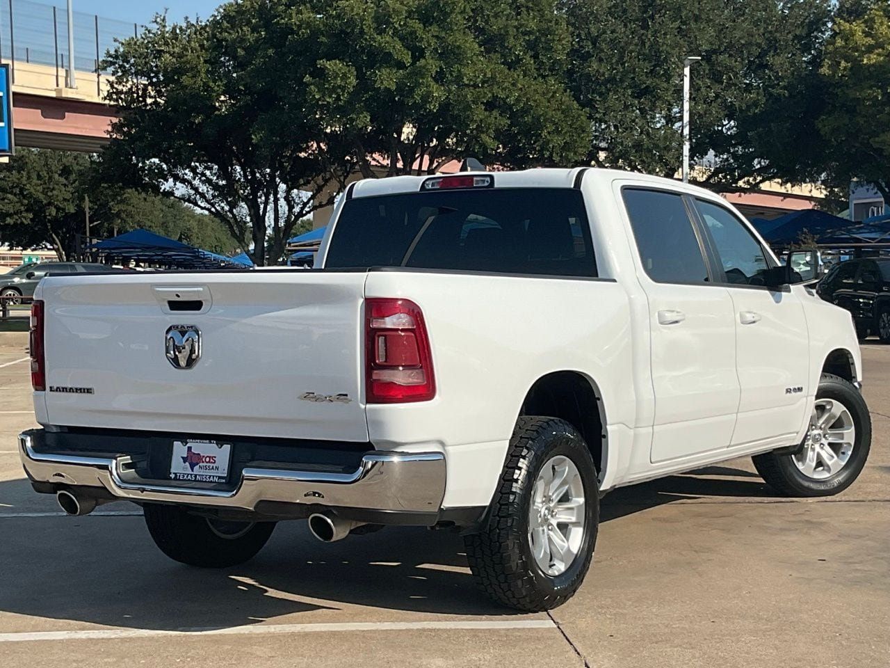 Used 2024 RAM 1500 Laramie AWD/4WD image 5