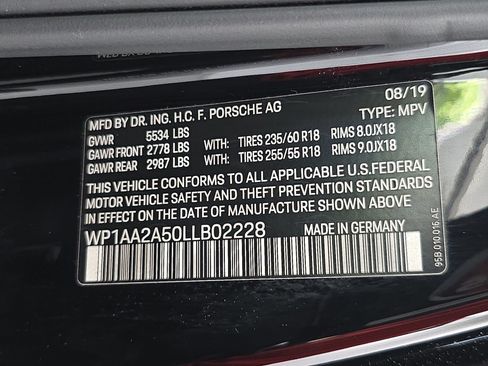 Used 2020 Porsche Macan AWD/4WD image 36