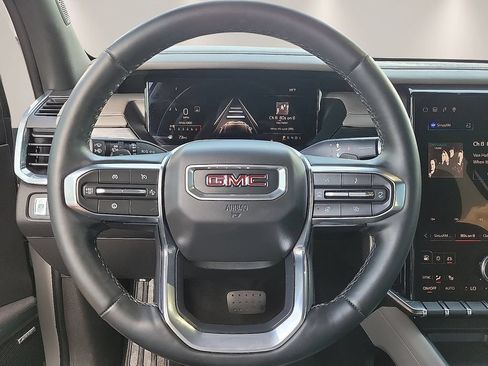 Used 2024 GMC Acadia Elevation w/ Luxury Package FWD image 18