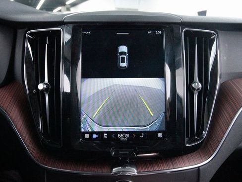 Certified 2023 Volvo XC60 B5 Plus w/ Protection Package Premier image 16