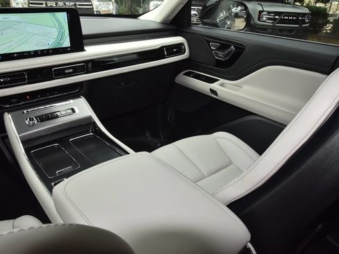 New 2026 Lincoln Aviator 2WD image 18