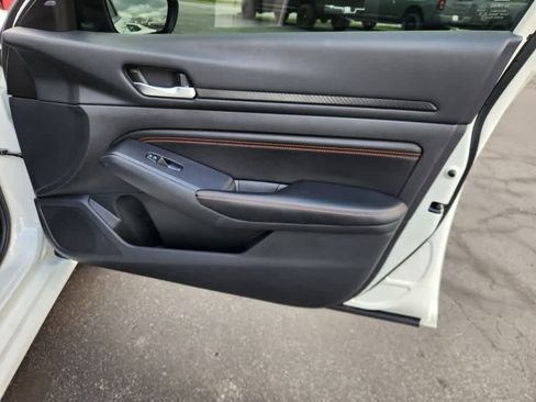 Used 2022 Nissan Altima 2.5 SR image 10