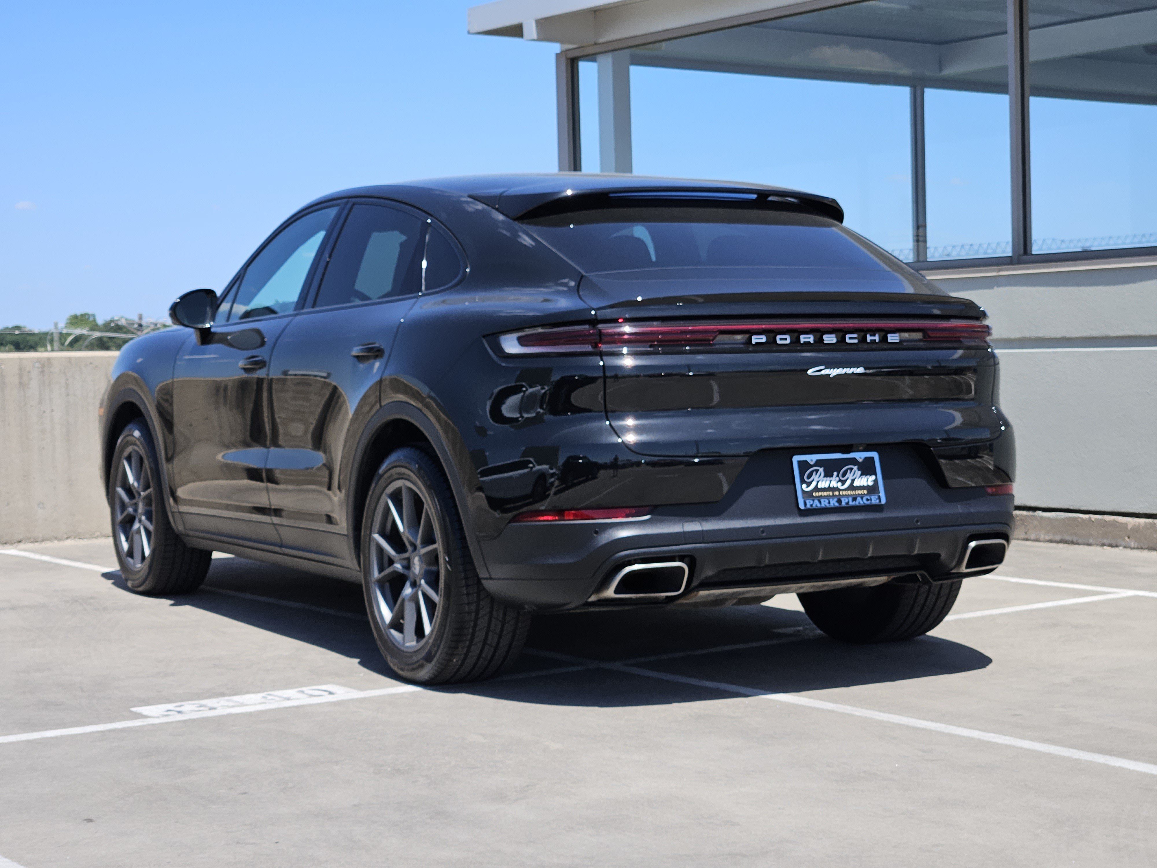 Certified 2026 Porsche Cayenne Coupe AWD/4WD image 3
