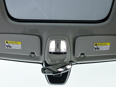 Certified 2025 Volvo XC40 B5 Plus image 19