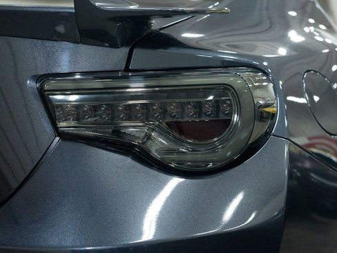 Used 2016 Subaru BRZ Limited w/ Popular Package #3 image 9