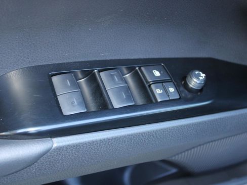 Used 2025 Toyota Camry SE image 43