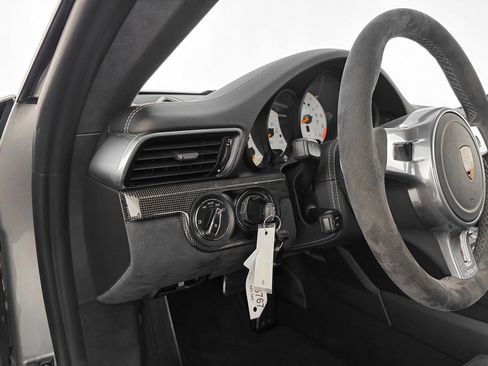 Used 2016 Porsche 911 GT3 image 19