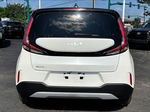 Used 2024 Kia Soul LX w/ Option Group 015 FWD image 5