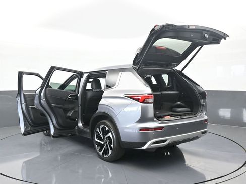 Used 2022 Mitsubishi Outlander SE image 78