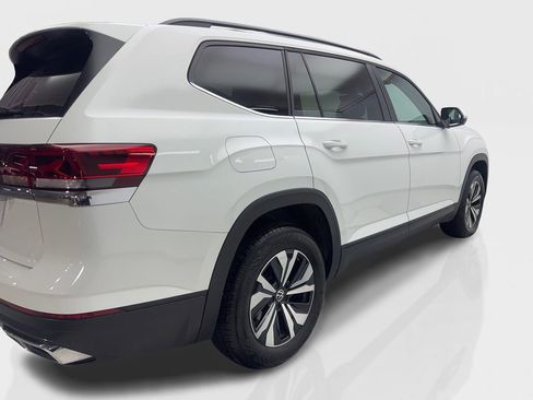 Used 2025 Volkswagen Atlas SE image 13