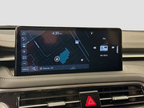 Used 2025 Genesis G70 2.5T image 22