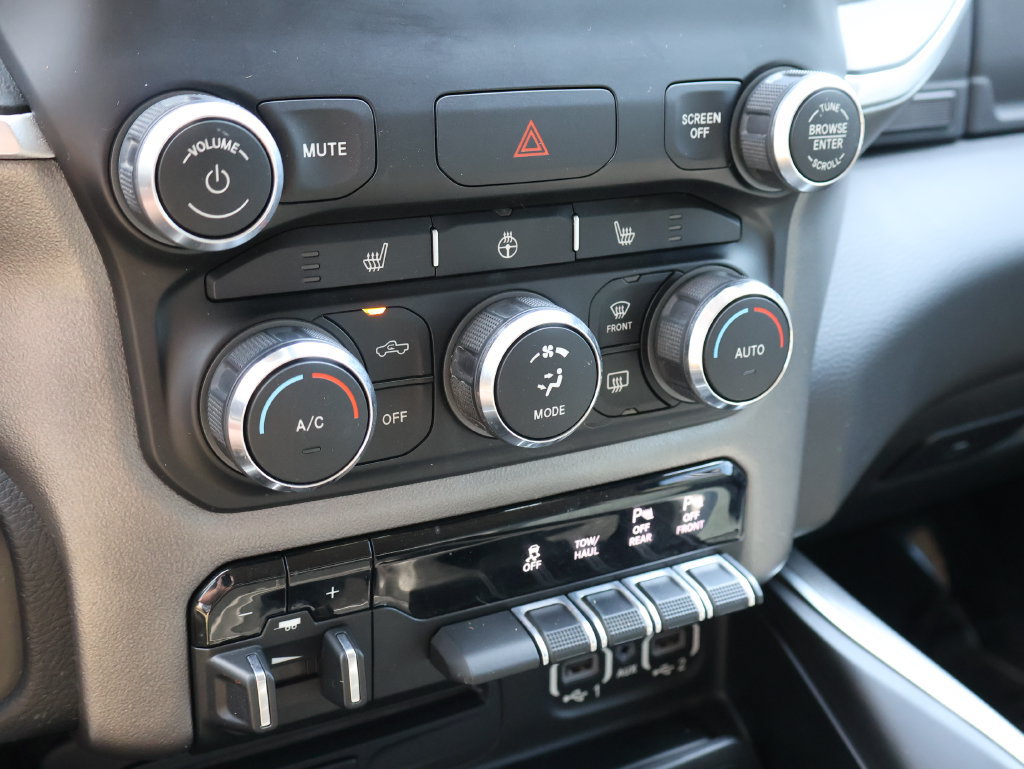 Used 2019 RAM 1500 4x4 Crew Cab image 34