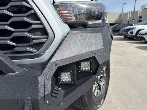 Used 2023 Toyota Tacoma TRD Off-Road w/ Technology Package AWD/4WD image 7