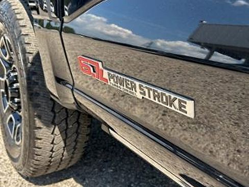 Used 2025 Ford F250 Platinum image 12