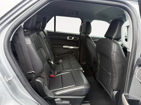 Used 2023 Ford Explorer XLT w/ Equipment Group 202A image 18