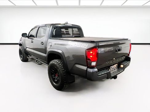 Used 2018 Toyota Tacoma TRD Off-Road image 6
