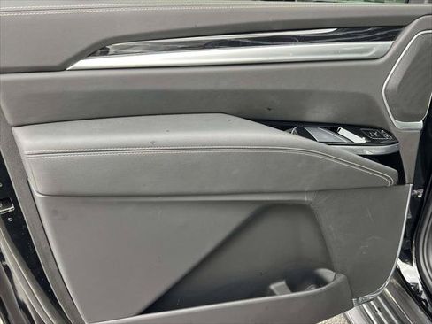 Used 2025 Cadillac Escalade ESV Sport w/ LPO, ONYX Package AWD/4WD image 14