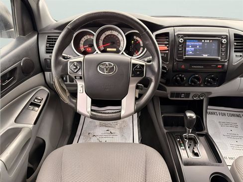 Used 2015 Toyota Tacoma 4x4 Access Cab V6 w/ Convenience Package image 18