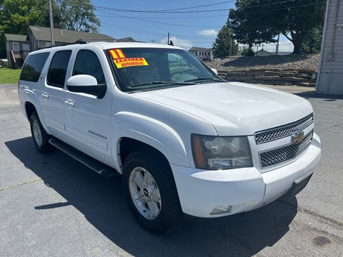Used 2011 Chevrolet Suburban LT w/ Luxury Package AWD/4WD image 4