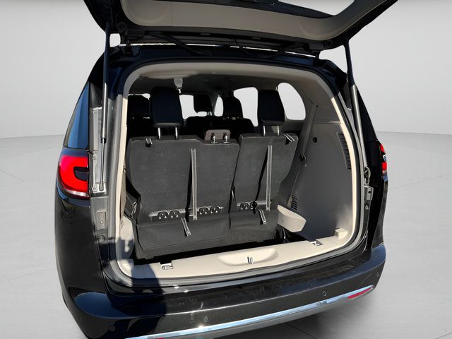 Used 2024 Chrysler Pacifica Touring-L FWD image 13