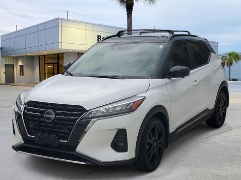 Used 2024 Nissan Kicks SR w/ SR Premium Package FWD image 1