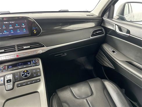 Used 2022 Hyundai Palisade Limited w/ Cargo Package image 29