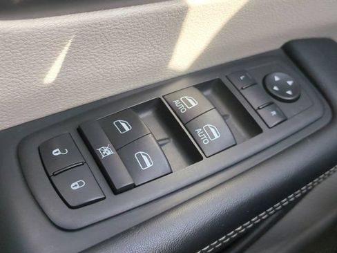 Used 2023 Chrysler Voyager LX FWD image 22