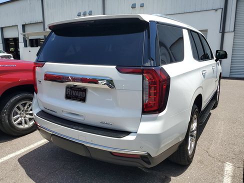 Used 2024 GMC Yukon SLT w/ SLT Luxury Package RWD image 4