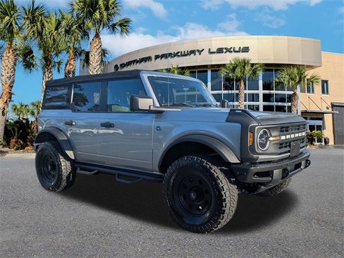 Used 2021 Ford Bronco Black Diamond image 2