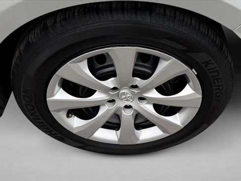 Used 2024 Toyota Corolla LE image 9