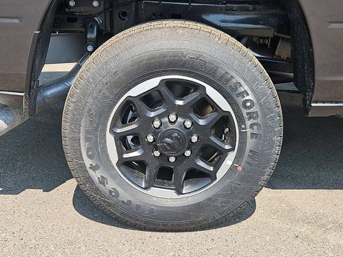 New 2026 RAM 2500 Laramie AWD/4WD image 9