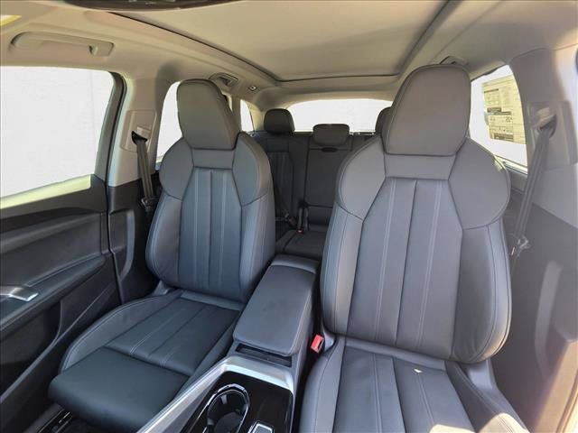 New 2025 Audi Q5 Premium w/ Premium Plus AWD/4WD image 16