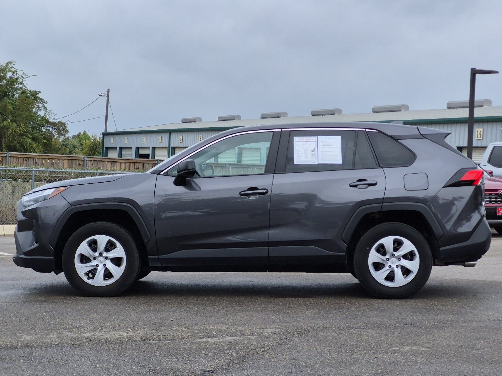 Used 2025 Toyota RAV4 LE AWD/4WD image 2