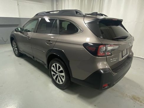 Used 2023 Subaru Outback Premium image 2