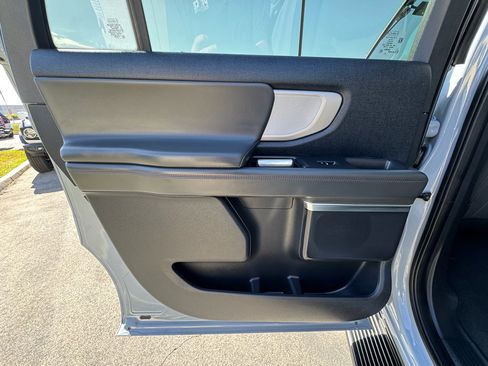 Used 2025 Ford Expedition Max Active RWD image 25