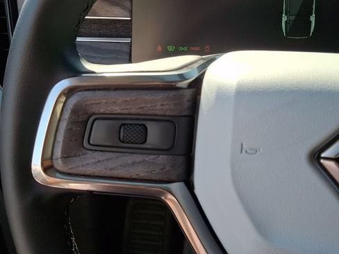 Used 2025 Rivian R1S Adventure AWD/4WD image 16