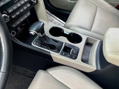 Used 2022 Kia Sportage EX w/ EX Technology Package image 14