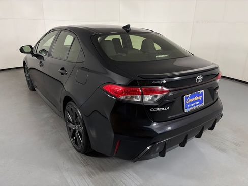 Used 2024 Toyota Corolla SE w/ SE Premium Package FWD image 6
