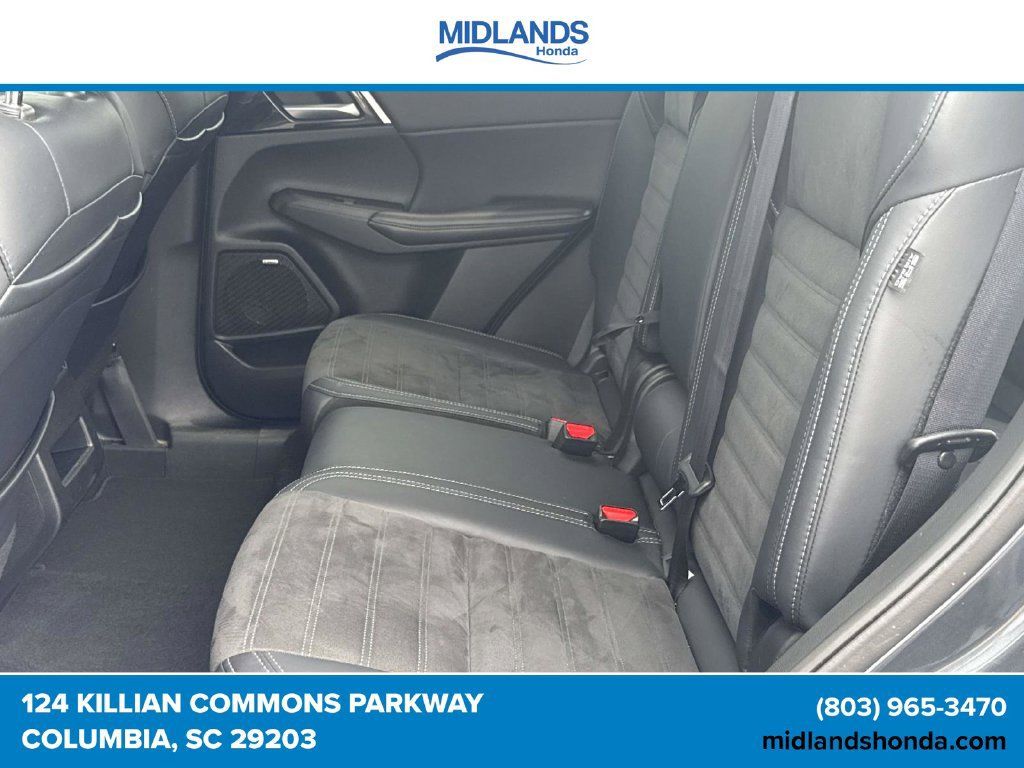 Used 2025 Mitsubishi Outlander SE FWD image 27