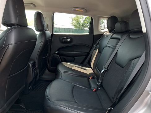 Used 2019 Jeep Compass Latitude FWD image 12