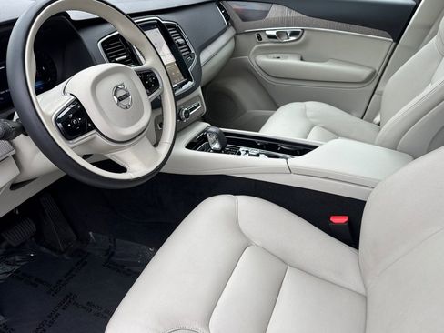 Used 2023 Volvo XC90 B5 Plus w/ Protection Package Premier AWD/4WD image 9