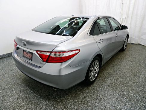 Used 2015 Toyota Camry XLE w/ Moonroof Package FWD image 6