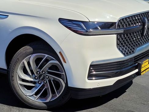 New 2026 Lincoln Navigator L Reserve image 9