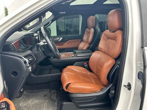 Used 2020 Lincoln Navigator Reserve w/ Equipment Group 208A Reserve AWD/4WD image 23